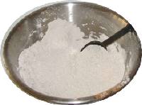 mixing bowl, stir together the flour, soda, salt, cinnamon, allspice, nutmeg and sugar (or Splenda). 